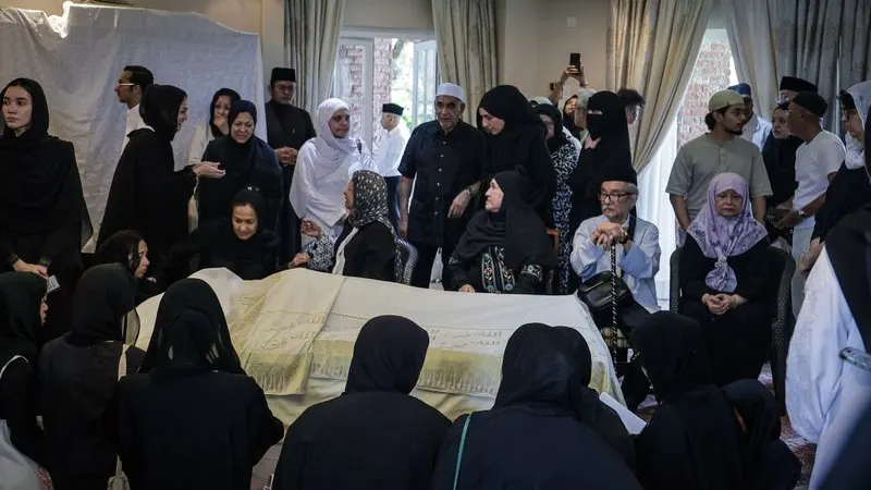Wife of Malaysia’s longest-serving PM Mahathir dies aged 100 — photograph supplied by Daily Maverick