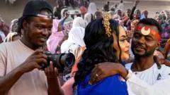 The wedding photographer of Darfur: Focusing on love in Sudan's war — photograph supplied by BBC Africa