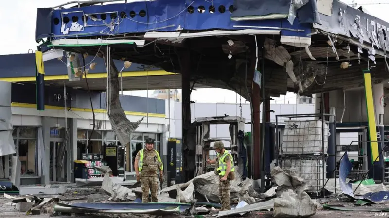 Ukraine: Russian strike on Kyiv gas station kills 2 — photograph supplied by Deutsche Welle
