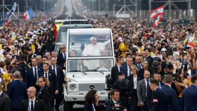 Huge crowds greet Pope in Paris for open-air Mass — MyJoyOnline