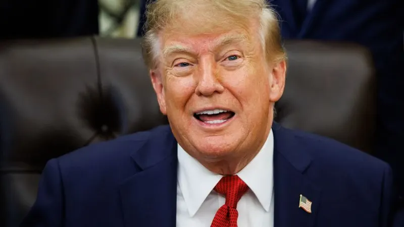 Trump approval falls to career low of 32% as high costs bite, Reuters/Ipsos poll finds — photograph supplied by Daily Maverick