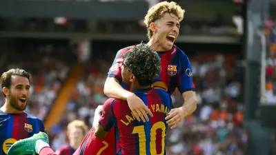 Lopez stars as Barcelona put five past Valencia — Nile Post