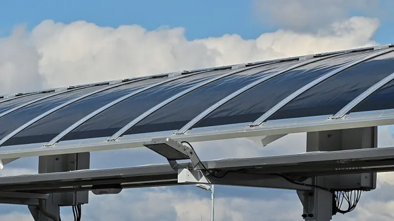 A new solar cell could generate electricity underwater — photograph supplied by Ars Technica