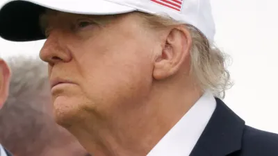 Donald Trump reiterates support for united Ireland, won't talk about Scotland 'yet' — ABC News Australia