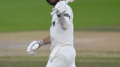 Surrey batters tread water as draw looms — ESPNcricinfo