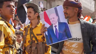 Yemeni leader urges public to enlist, offers amnesty to Houthi defectors — Al Jazeera