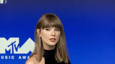 Taylor Swift lands top trophy at MTV’s Video Music Awards — Daily Maverick