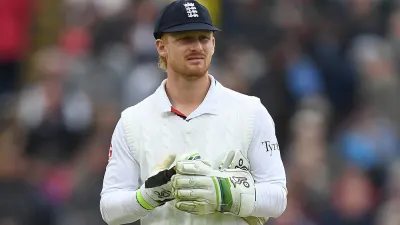 Cox to keep wicket in second innings after Smith injures finger — ESPNcricinfo