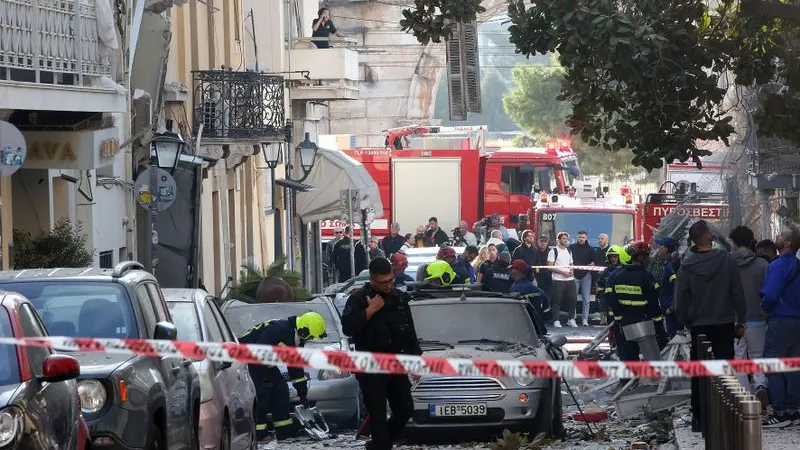 Explosion fells building in heart of touristic Athens, three injured — photograph supplied by Daily Maverick