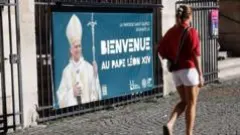 Hundreds of thousands expected in Paris for Pope's visit — BBC World