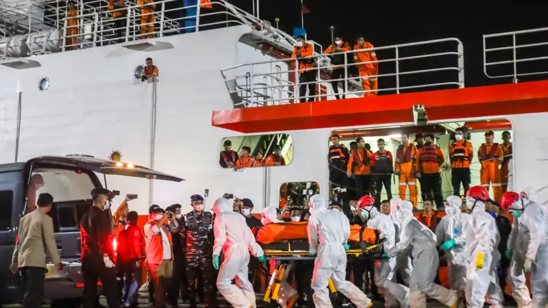 Indonesia ferry search: Divers retrieve three bodies, 126 people missing — photograph supplied by Al Jazeera