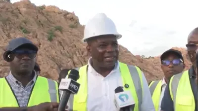 Roads Minister commends Upper West contractor for consistently staying ahead of schedule — 3News Ghana