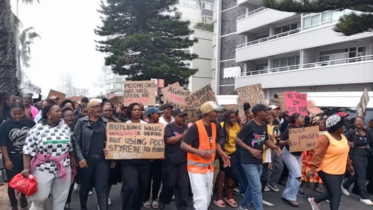 Hundreds march through Cape Town against planned N2 wall — photograph supplied by Ground Up