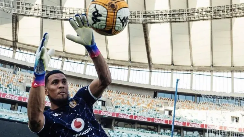 ‘Fourth mistake this season’: Khanye raises alarm over Kaizer Chiefs keeper Petersen — photograph supplied by The South African