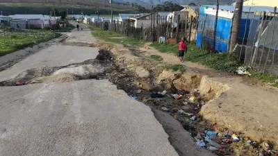 Elections 2026: this village in the Langkloof orchards is strewn with rubbish — Ground Up