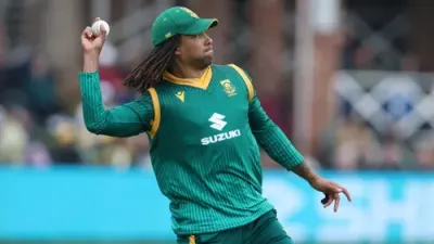 Hamstring Curse Strikes Again: Tony de Zorzi limps off as Aussies set Proteas 323 in Potch — IOL (site feed)